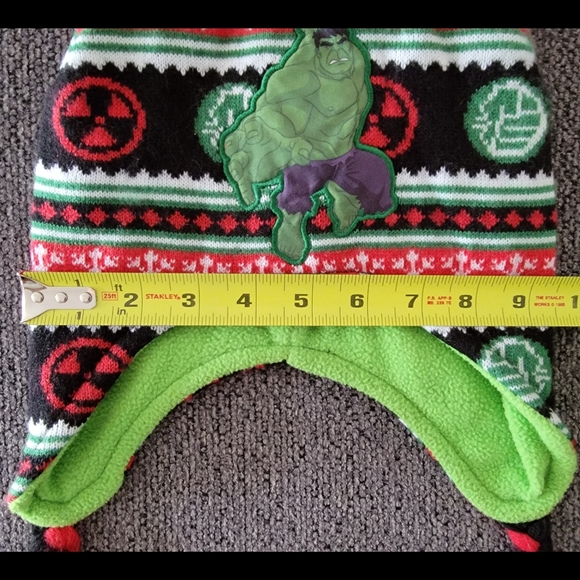 Excellent Condition Marvel Incredible Hulk Green Red Winter Hat - Picture 3 of 5
